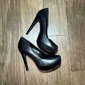 Jessica Simpson black leather heels